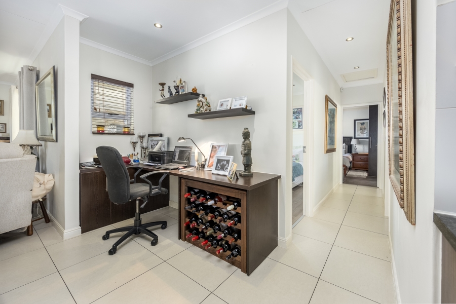 3 Bedroom Property for Sale in Sunningdale Western Cape